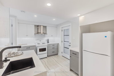Unit Lower — 12 Tower Court — photo 4