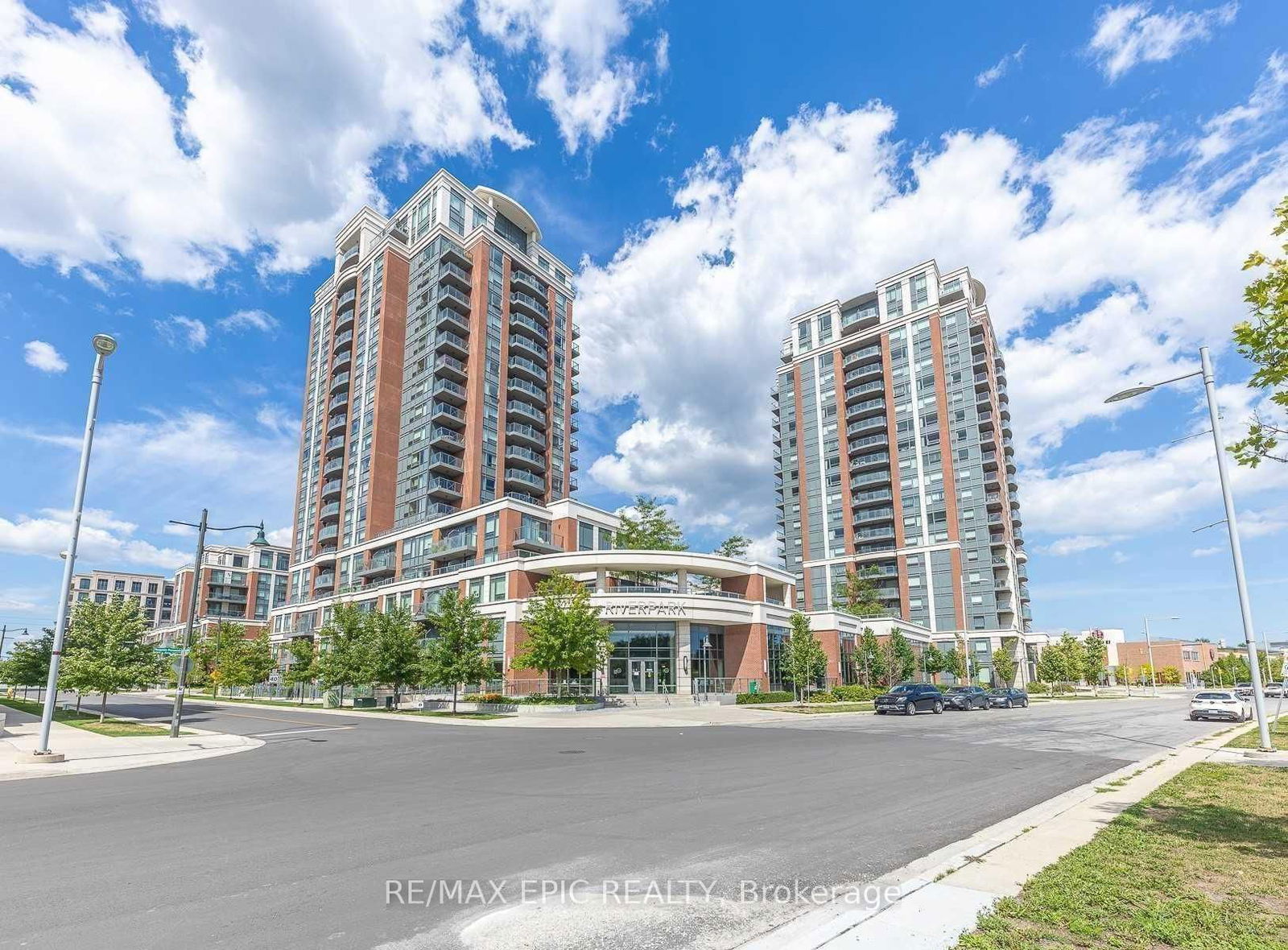 Luxurious Uptown Markham-River Park, Spacious & Quiet 1+1 Unit (609Sf) , Modern Kitchen, Granite Countertops, Laminate Flooring Throughout. Fabulous Amenities With Indoor Pool, Gym, Party Room, Billiards, Library, Guest Suites, 24Hr Concierge. Steps To Shopping Plaza, Restaurants, Banks And Quick Access To Unionville Go Station, Hwy 407/404. YMCA & York University