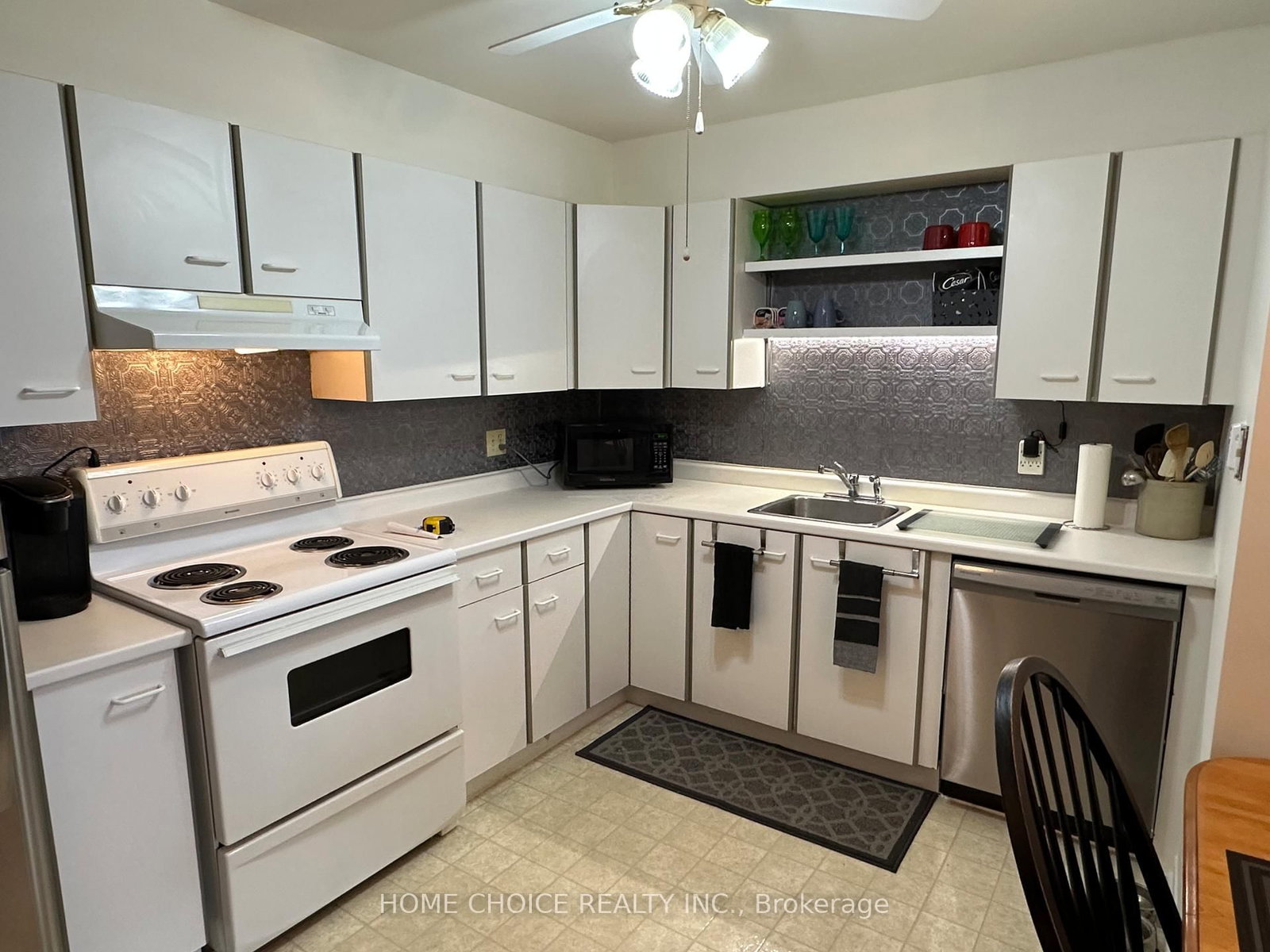 126 Bell Farm Road, Unit B01 - Photo 6