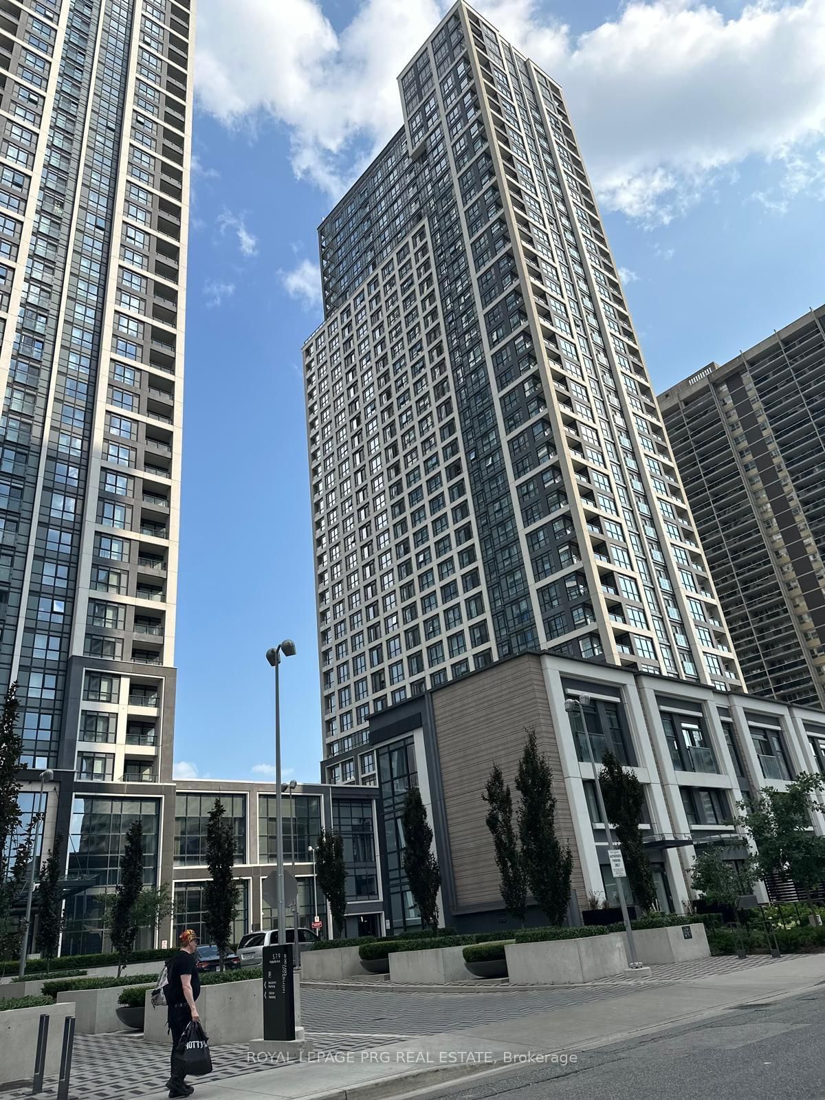 Islington Terrace's Bloor vista, Designed by Tridel. Rich 1 Br + Den + 2 Baths. Amazing views of the Toronto skyline and the lake, with 9 feet high ceilings, plank laminate floors, an open balcony, and unhindered views throughout. Granite countertops, stainless steel appliances, and an attractive modern kitchen. Excellent building amenities, close to parks, schools, and Bloor Street shops and restaurants; steps from the TTC and Islington Station.