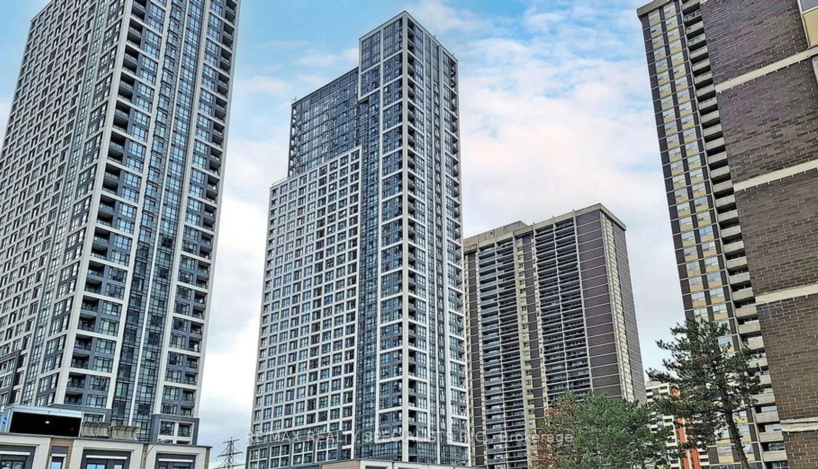 Immaculate One Bedroom Suite Rarely Available With Parking In Tridel Built Bloorvista At Islington Terrace! Stunning Unit Offers A Highly Desirable Open Concept Floorplan With Pristine Laminate Floors, Modern Kitchen With Granite Countertops, Gorgeous Backsplash, Stainless Steel Appliances And A Juliette Balcony. Spacious Primary Bedroom With Large Closet With B/I Shelving & Large Window Offering Lots of Natural Light. Enjoy The Convenience Of Ensuite Laundry. Highly Sought After Location Which Is Steps To Islington Subway Station, Restaurants, Cafes, Shops, Parks + Much More To Enjoy In The Neighbourhood. This Unit Has Easy Access To Highways Including The Qew & 427, Which Makes For An Easy Commute Or Drive To Downtown! Fantastic Building Amenities Including Gym, Fitness Room, Pool, Basketball Court, Kids Zone, Terrace Area + More.