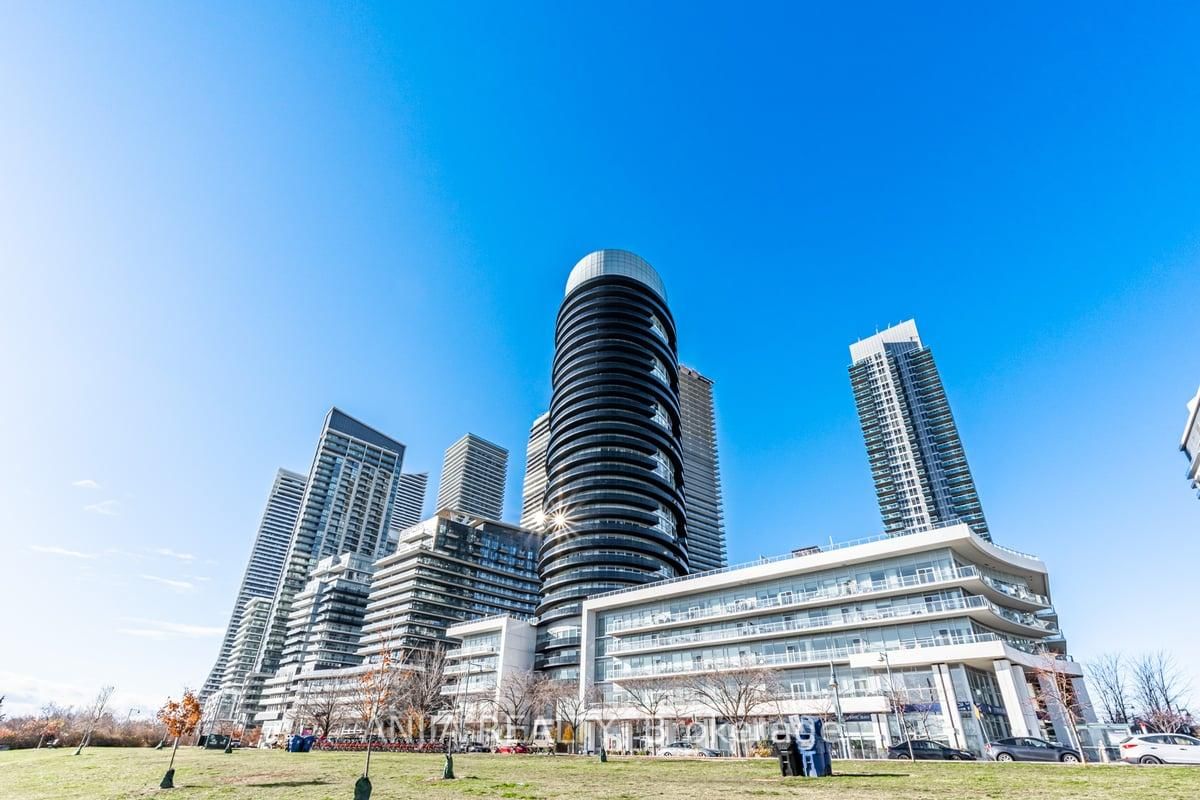 A 3-bedroom and 3-bathroom FULLY furnished unit with a breathtaking 270-degree panoramic lakeview in the heart of the Etobicoke. With over 2000 sqft of living space, the entire house has been upgraded with smart home features, including lights, fully automated curtains, and smart home thermostat. Outstanding amenities, an indoor pool, hot tub, saunas, gym, fitness center, party room, and 24-hour concierge, are included. It's just minutes away from the highway and steps away from TTC (Toronto Transit Commission). The property is conveniently located close to parks, the lake, and restaurants.