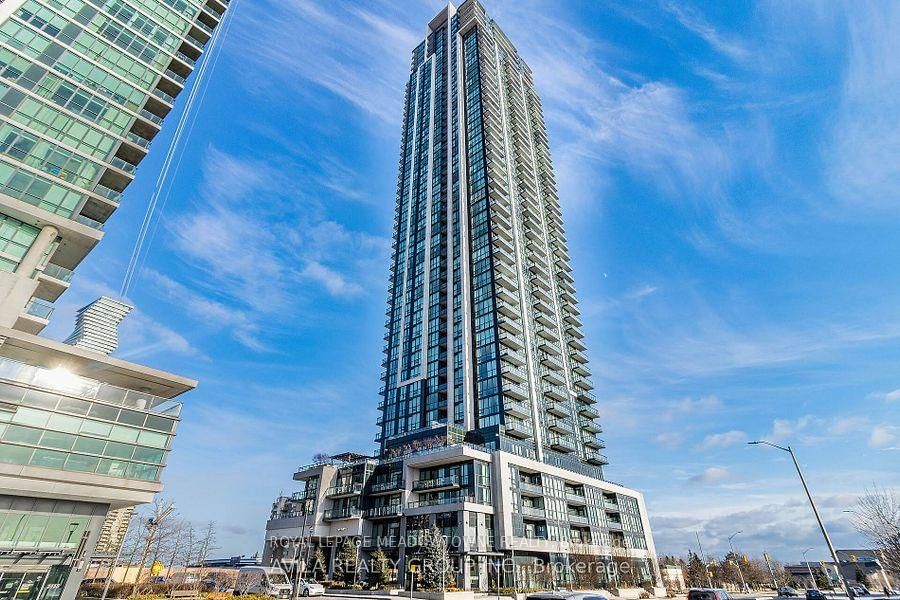 Welcome to Grand Park 2 Condominium Residences in Downtown Mississauga. This luxurious 1 bedroom & den unit features hardwood floors thru-out, spacious kitchen with center island/breakfast bar, granite counters and stainless steel appliances. Close to all amenities, major highways, bus terminals, public transit, shops, restaurants, central library, Square One Mall, Sheridan College, City Center & YMCA.