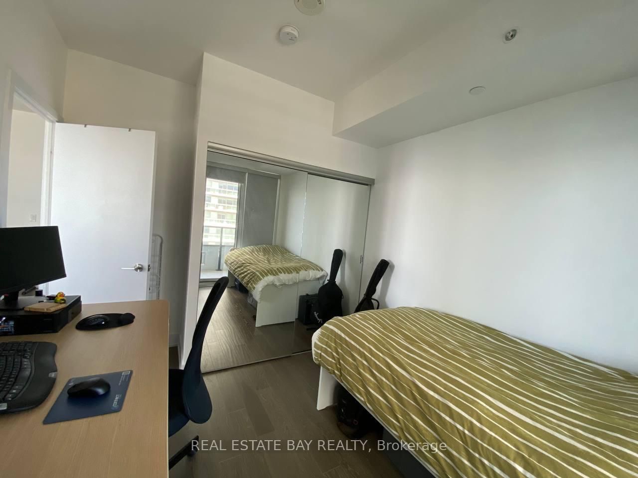 Luxury Fully Furnished 2 Bed & 2 Bath Unit In Empire Built 