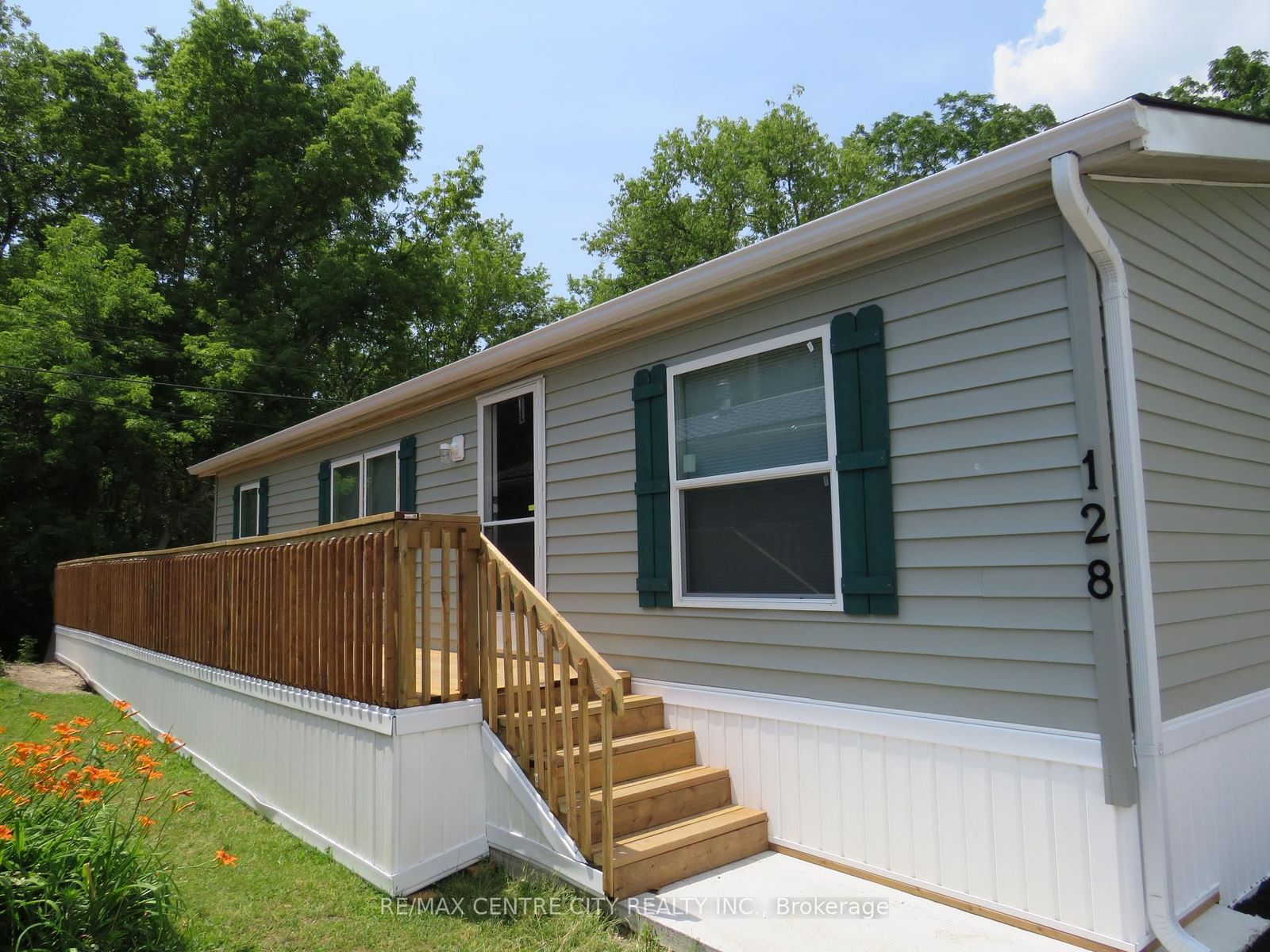 198 Springbank Drive, Unit 128 sold in London