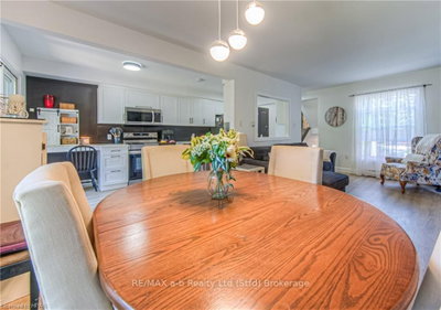 442 GLASTONBURY Drive — photo 6