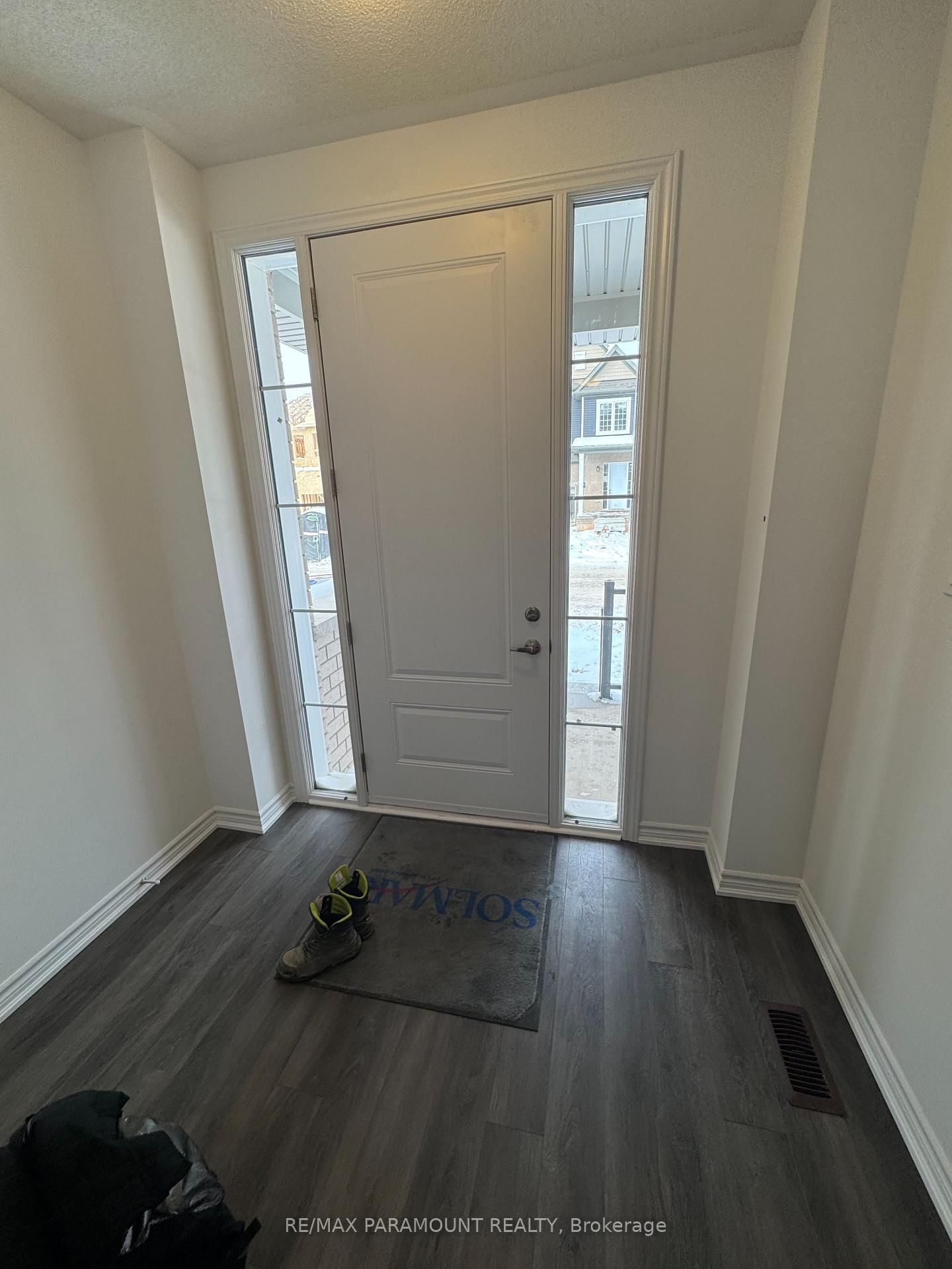 89 Molozzi Street - Photo 2