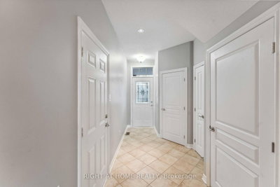 130 Tandalee Crescent — photo 2