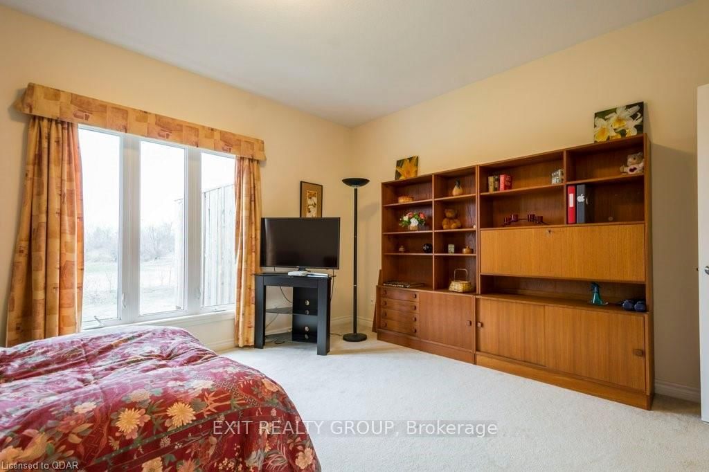 73 ALETHA Drive - Photo 13