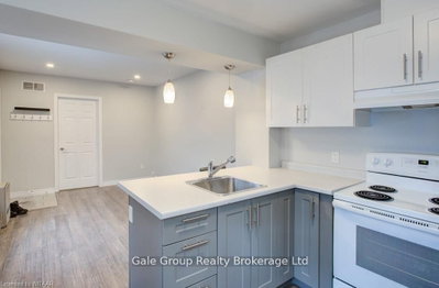 Unit 3 — 519 DUNDAS Street — photo 4