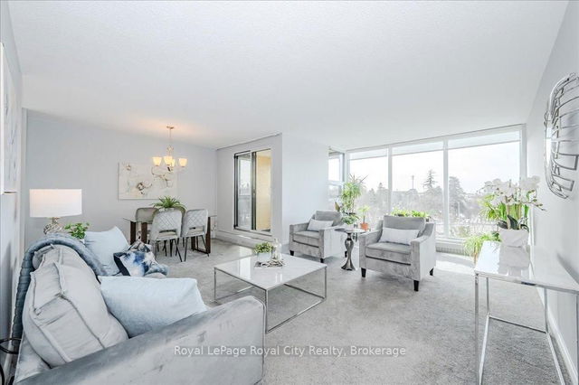 605 - 19 Woodlawn Road