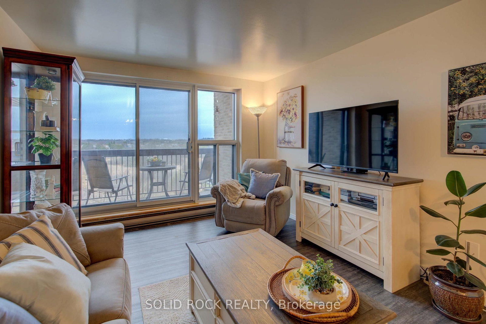 334 Queen Mary Road, Unit 516 - Photo 16