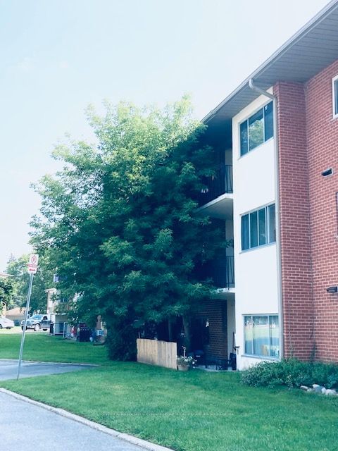 1176 Hamilton Road, Unit 303 sold in London
