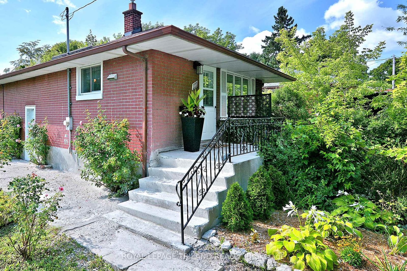 111 Gladstone Avenue sold in London