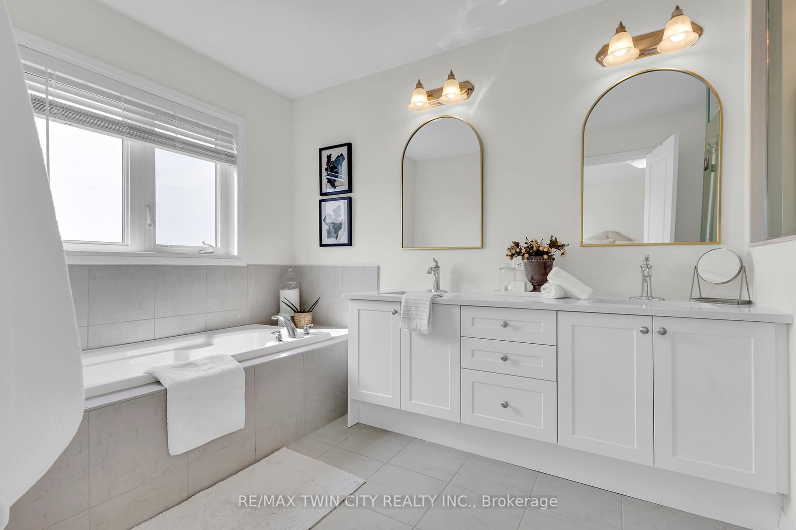 11 Crossmore Crescent - Photo 18