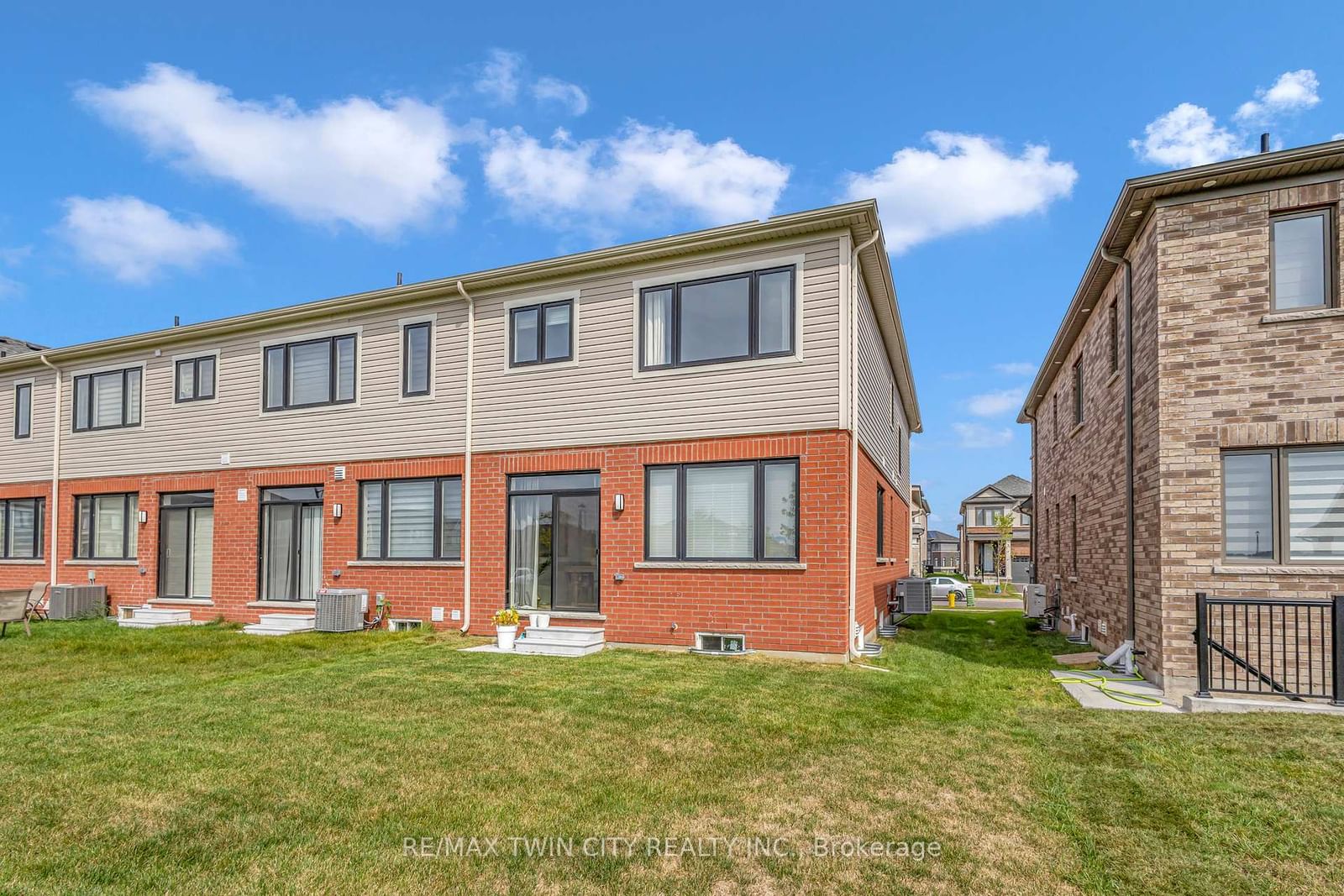 11 Crossmore Crescent - Photo 24