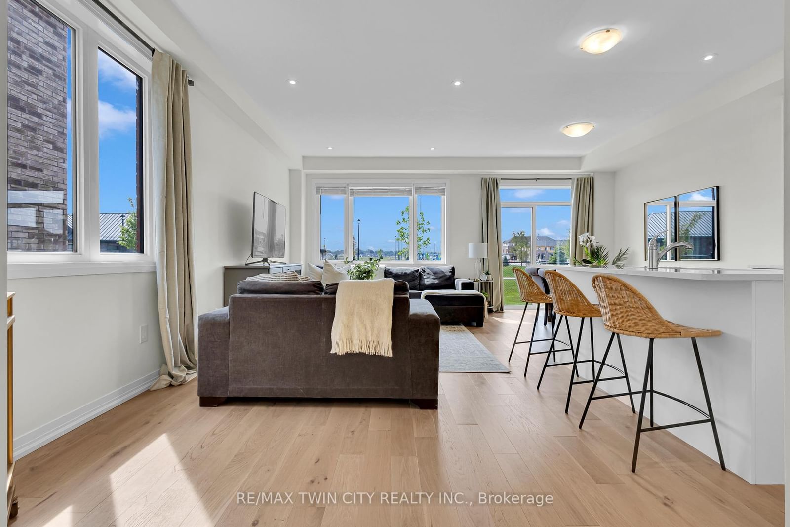 11 Crossmore Crescent - Photo 9