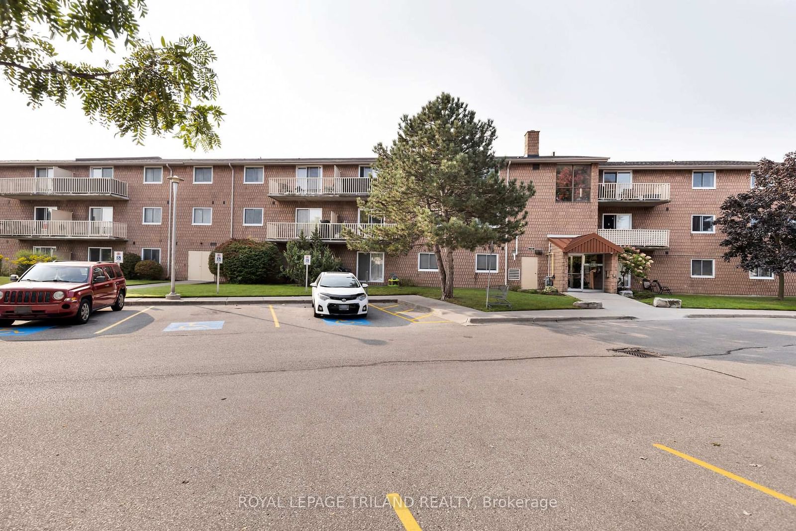 1588 Ernest Avenue, Unit 206 sold in London