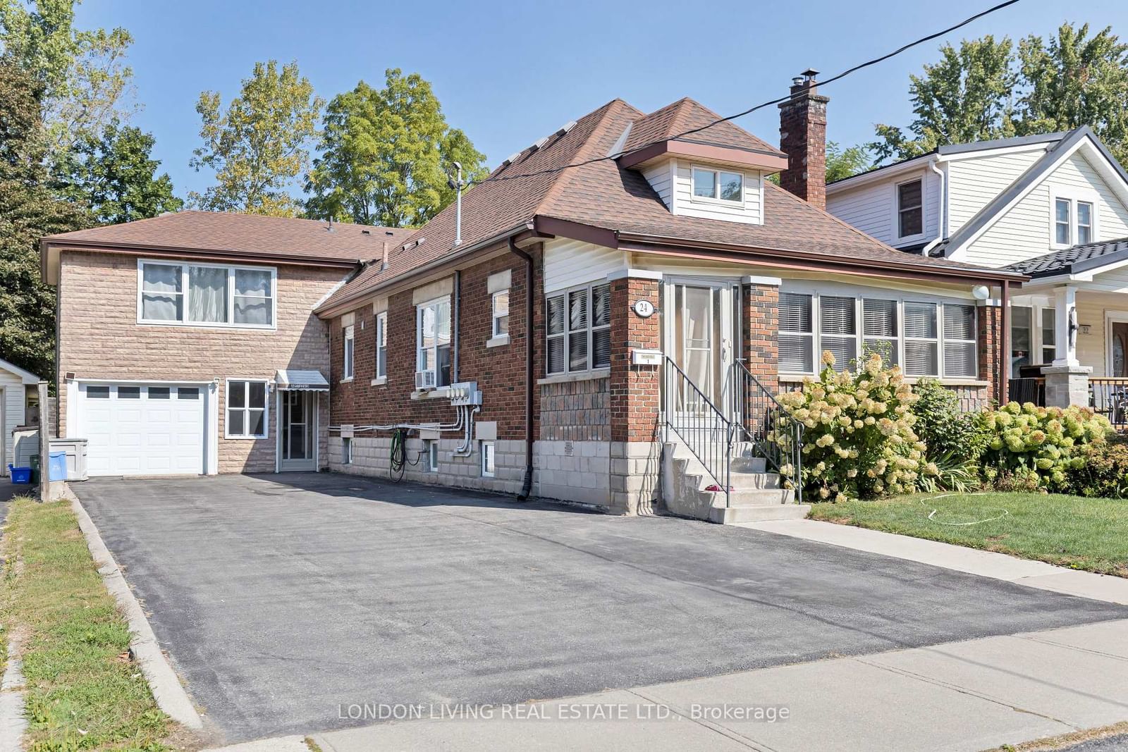 24 Elmwood Place sold in London