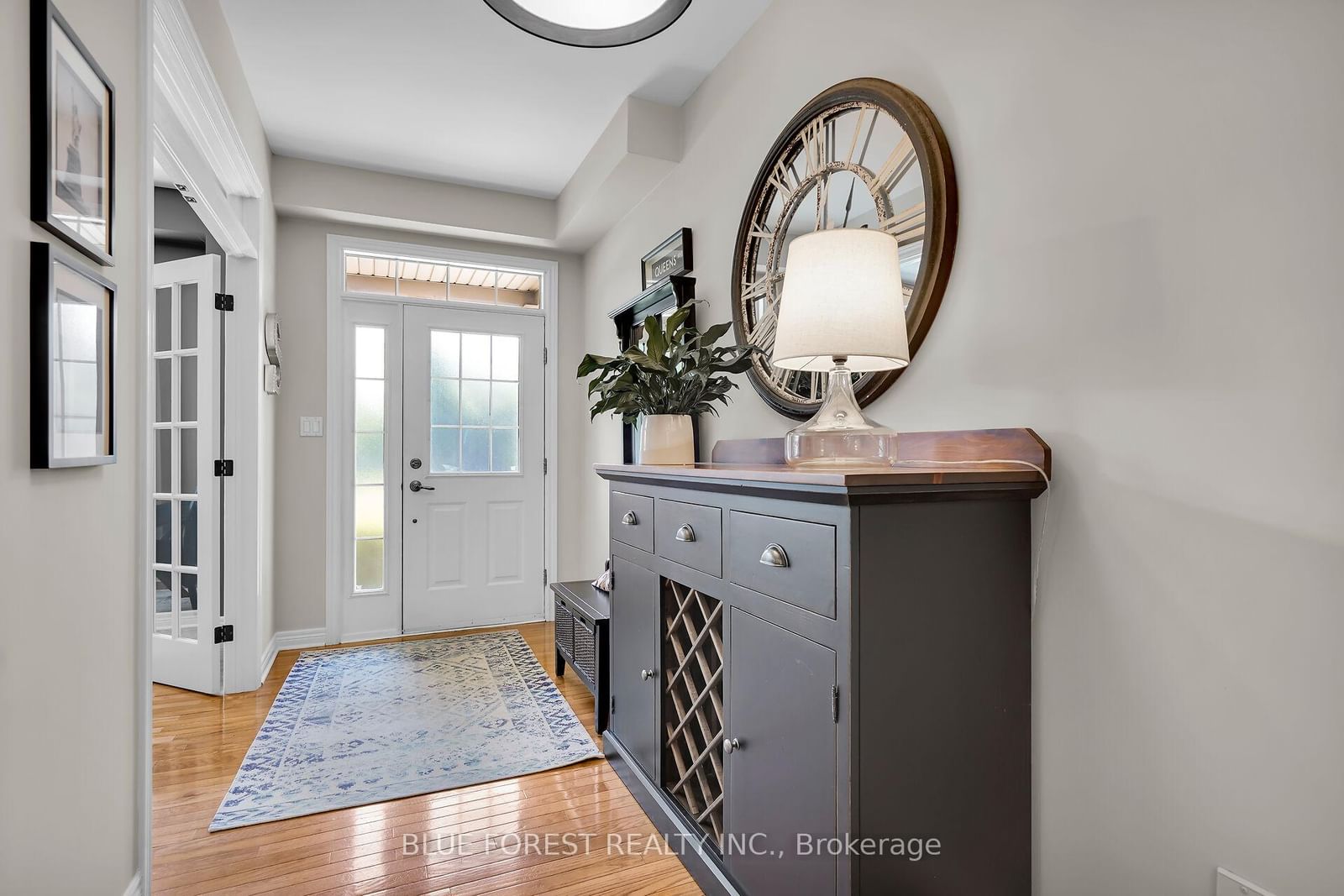309 South Leaksdale Circle sold in London