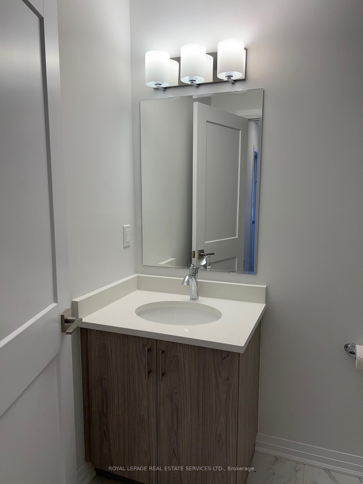 51 Sparrow Avenue, Unit 54 - Photo 11