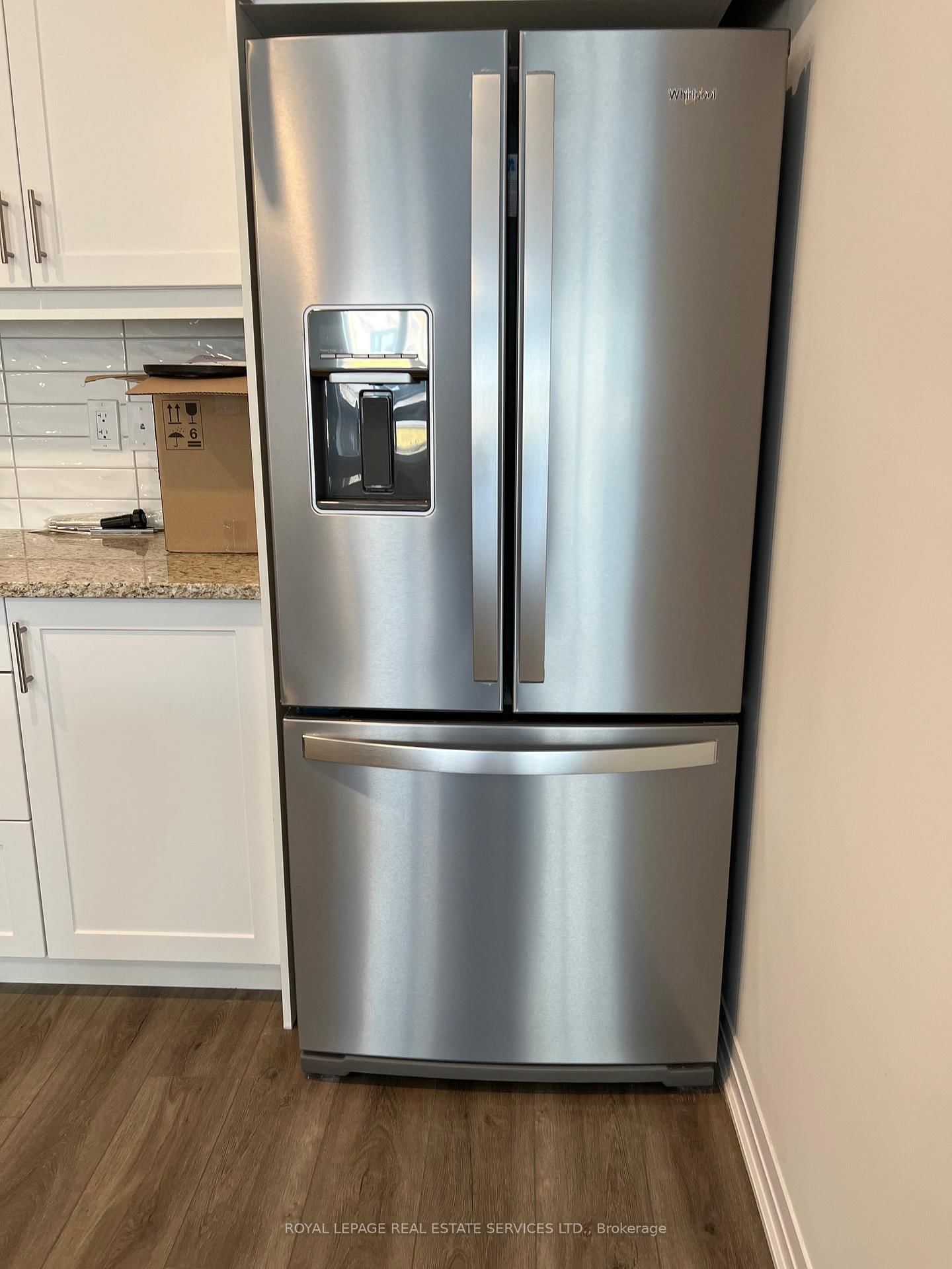 51 Sparrow Avenue, Unit 54 - Photo 2