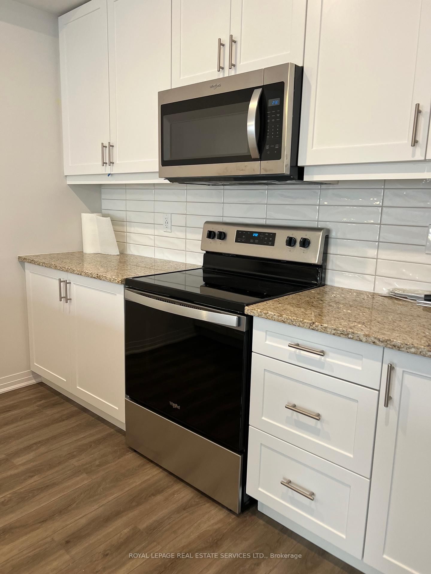 51 Sparrow Avenue, Unit 54 - Photo 3