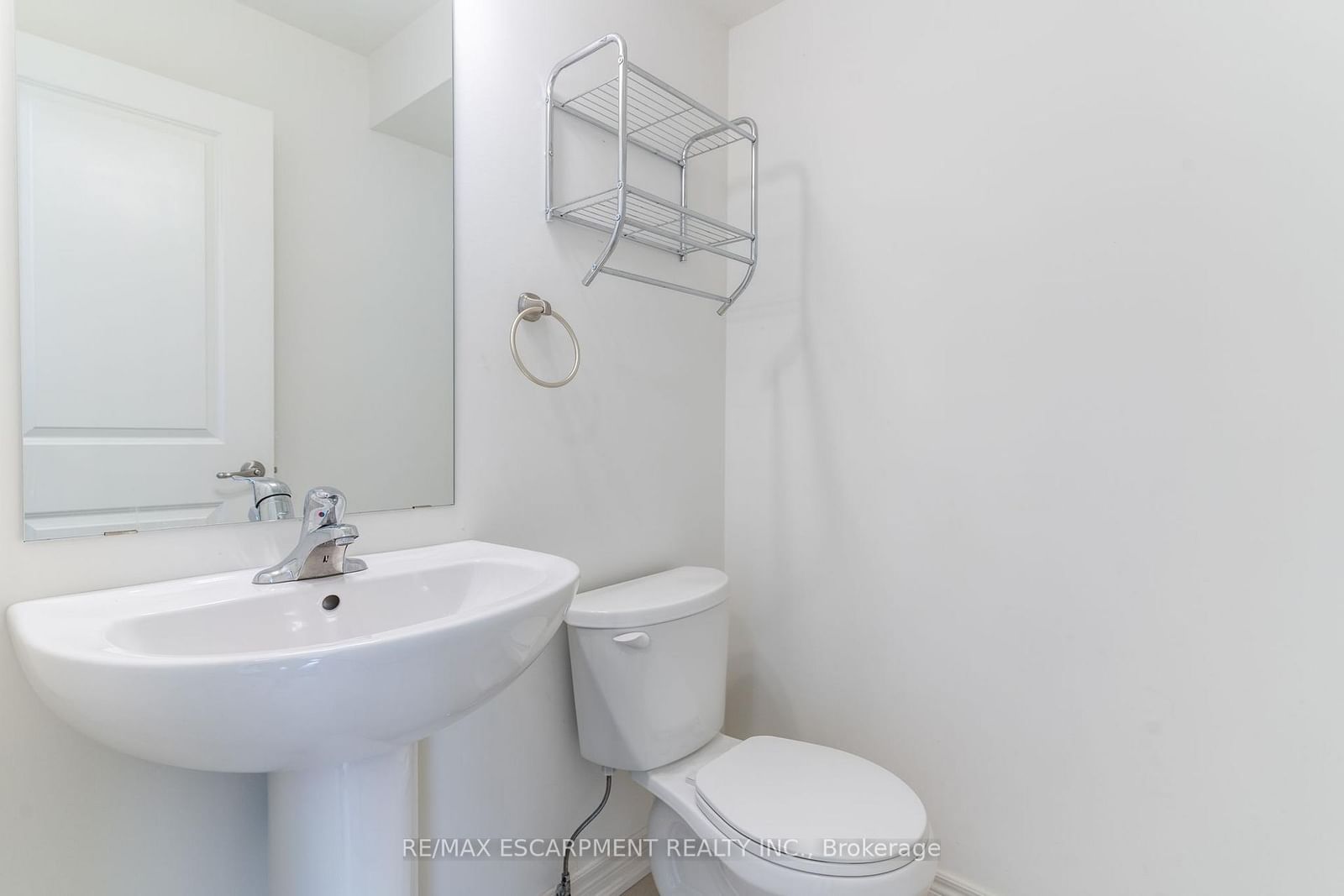 40 Damude Avenue - Photo 8