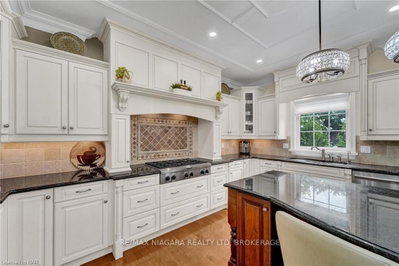 8018 CATHEDRAL Drive — photo 4