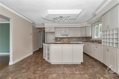 2485 WOODS Street — photo 5