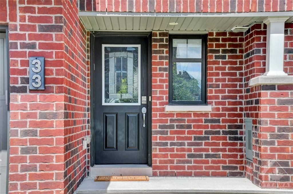 33 FALLENGALE Crescent - Photo 2