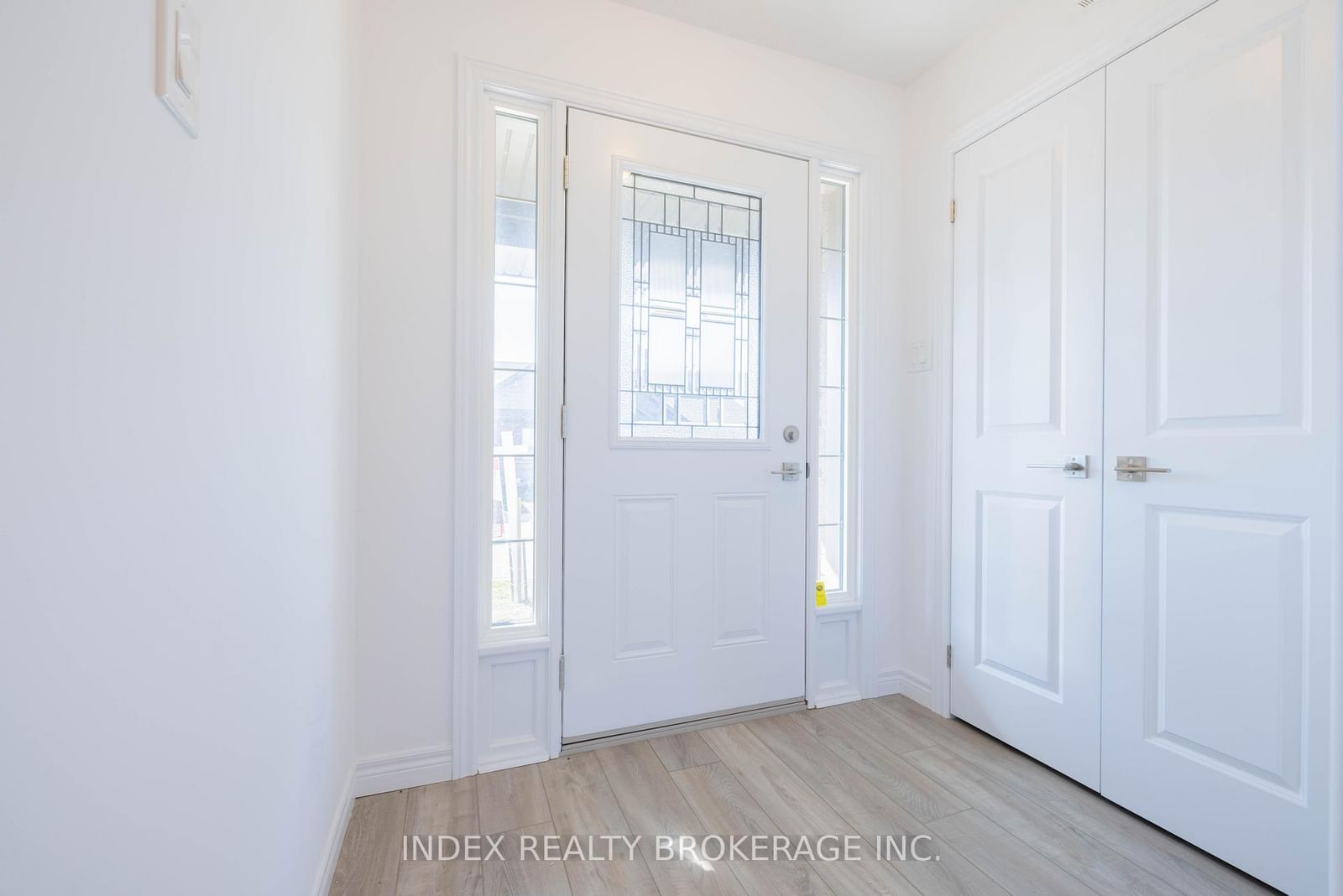 29 Schuyler Street Unit 5 — photo 3