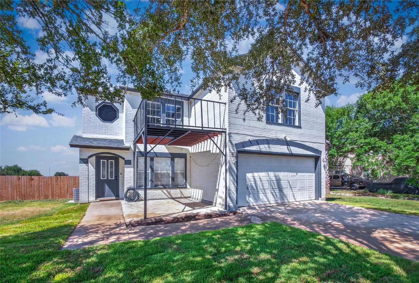 3000 Ridgemont LN - Photo 1