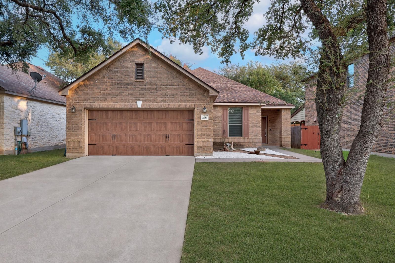 2108 Golden Arrow Ave - Photo 1