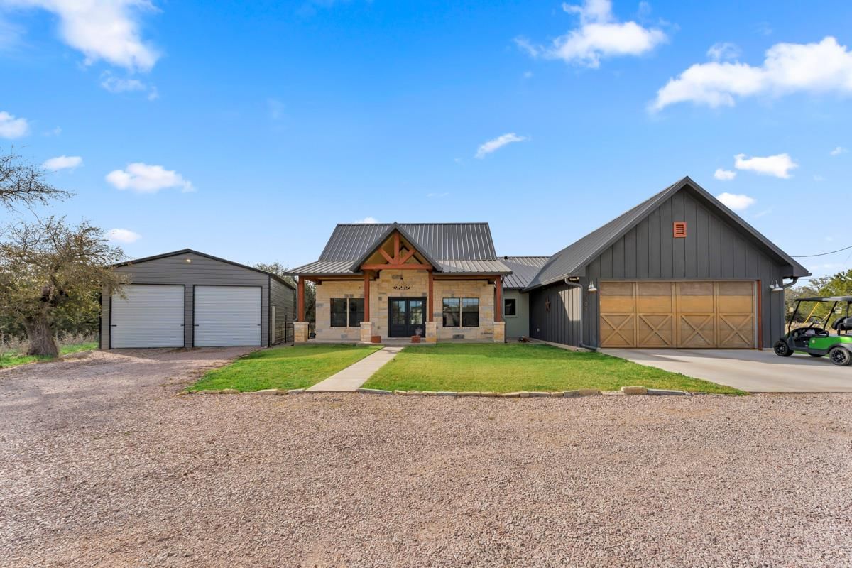 109 Lavonna Fox DR - Photo 1