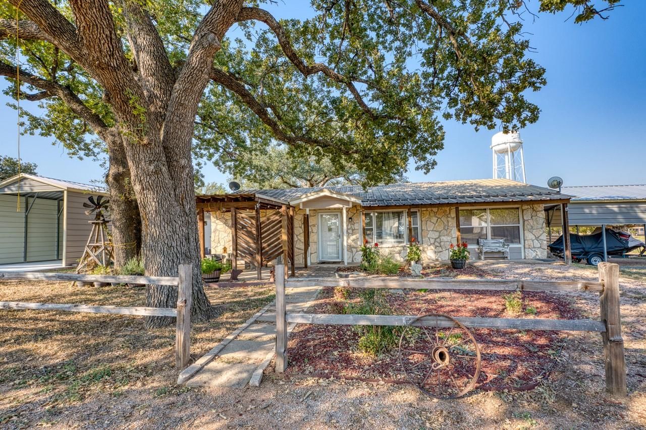 403 South Drive - Photo 1