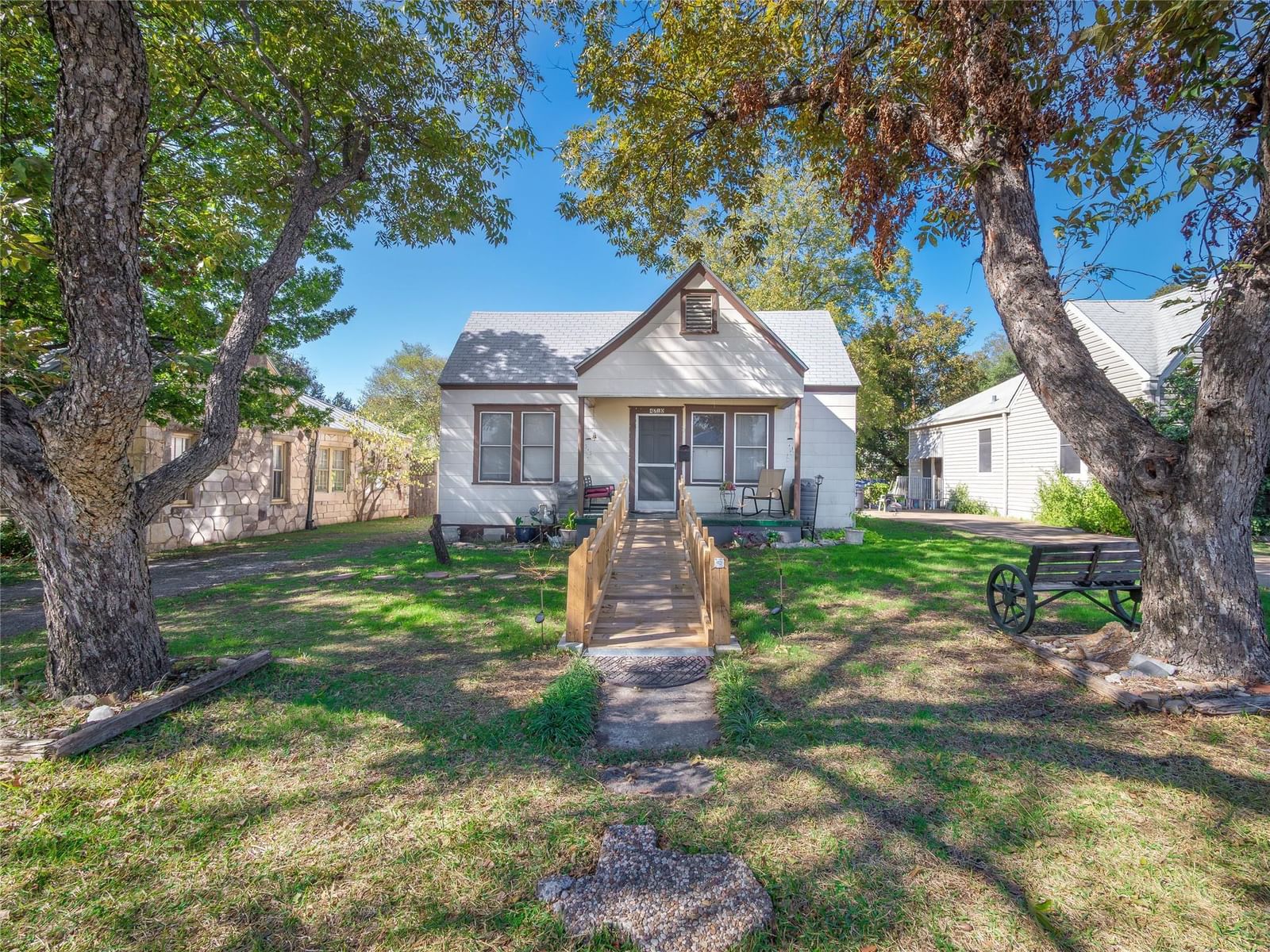 4710 Ramsey Ave - Photo 1