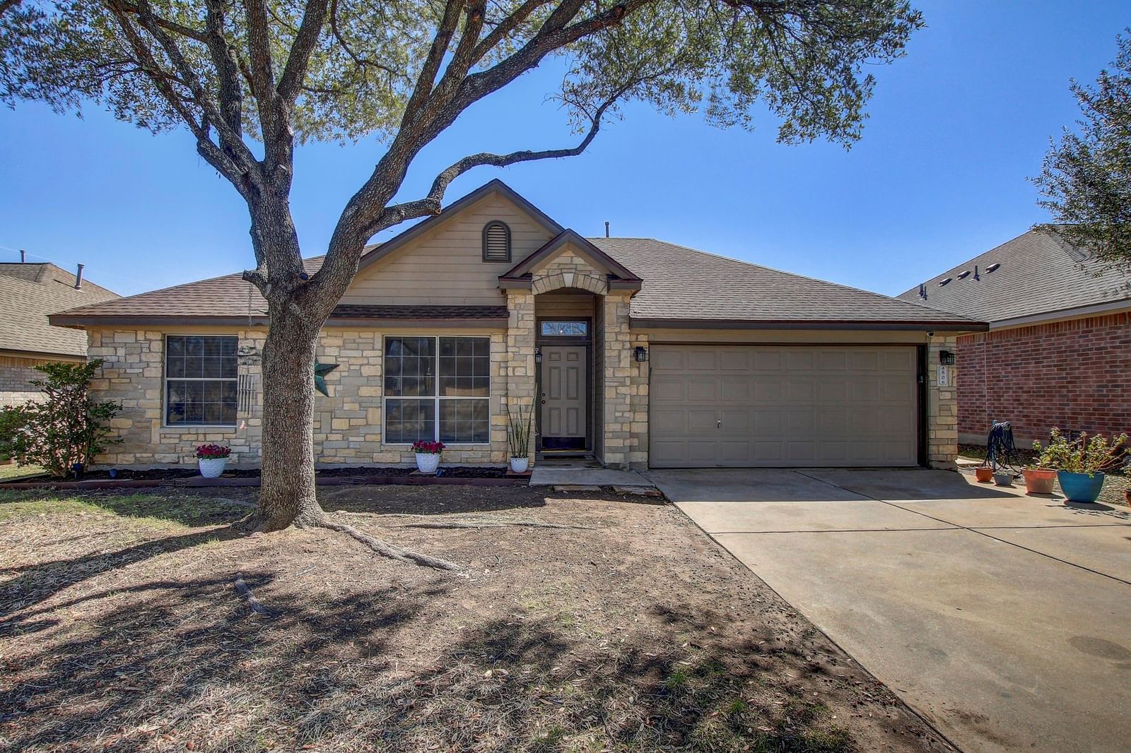 806 Ridge View DR - Photo 1