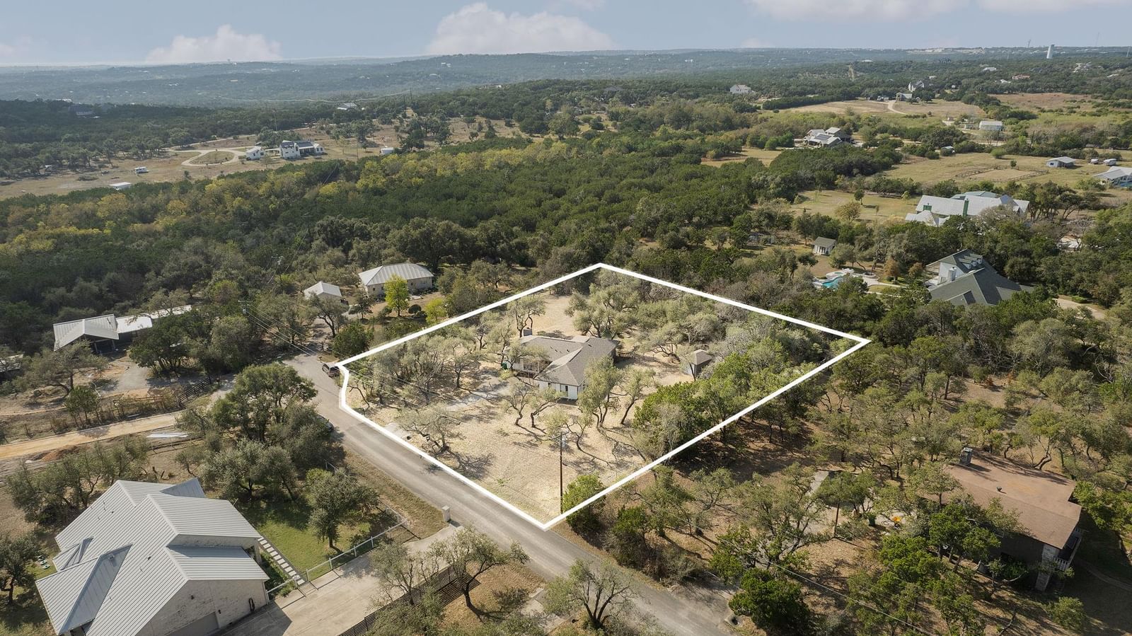 11306 Zyle LN - Photo 1