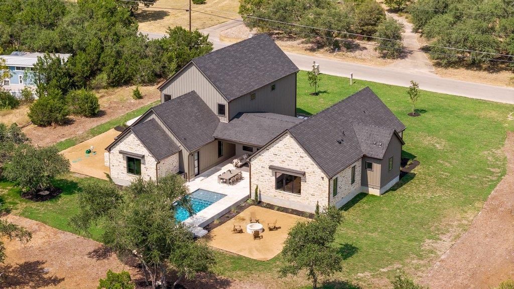 9207 Zyle RD - Photo 1