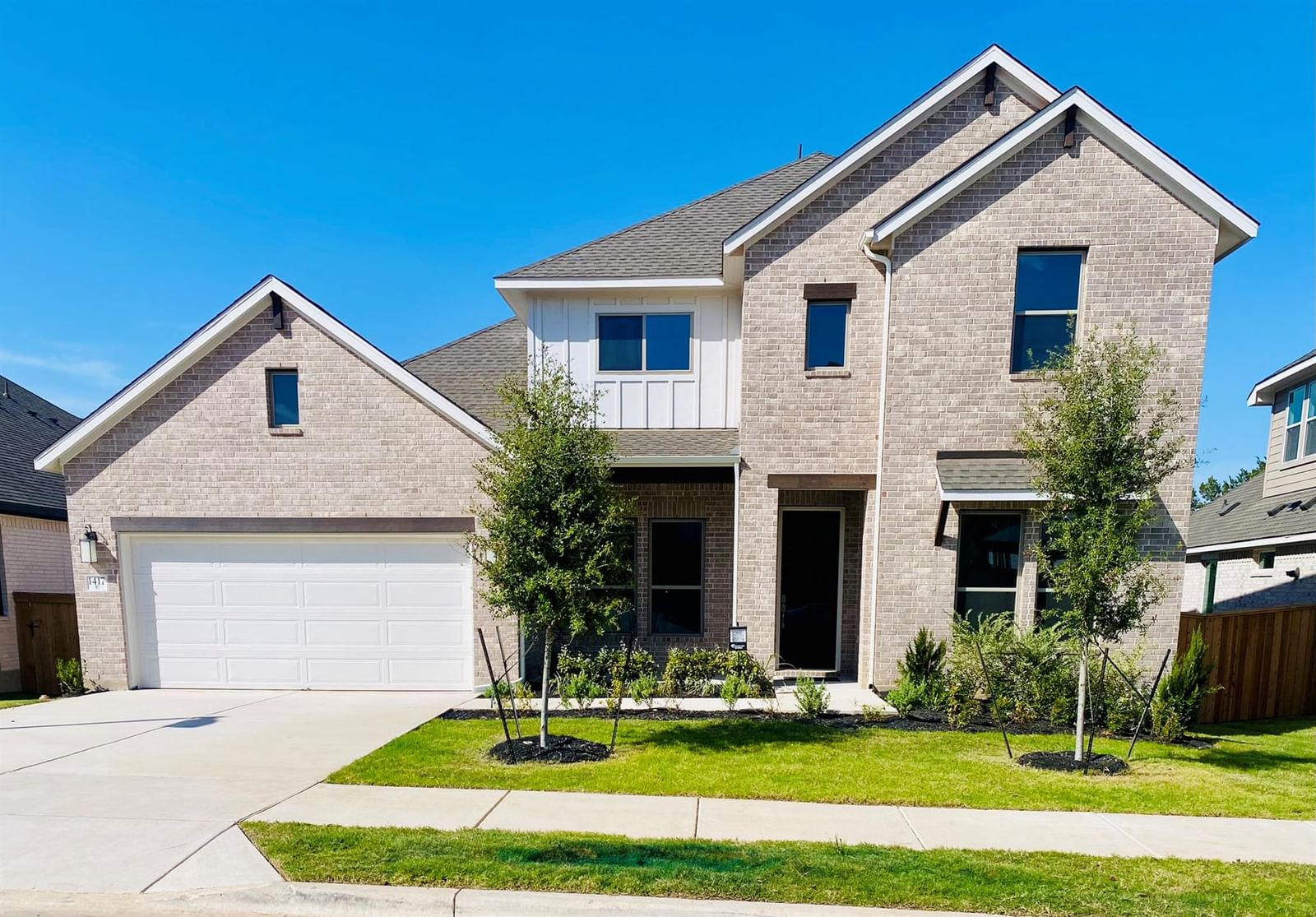 1417 White Daisy LN - Photo 1
