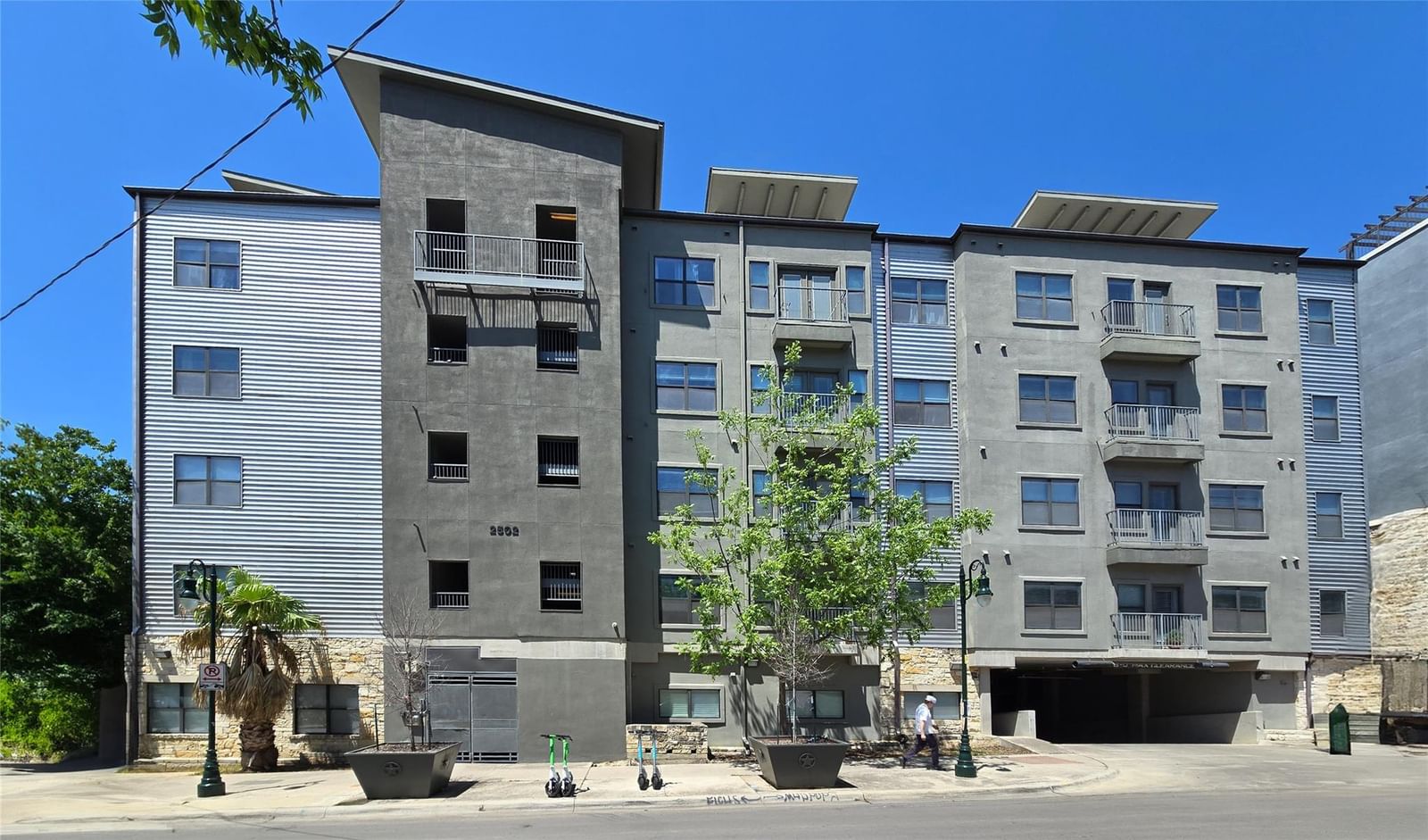 2502 Leon ST #305 - Photo 1