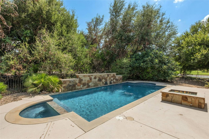 Property photo 31