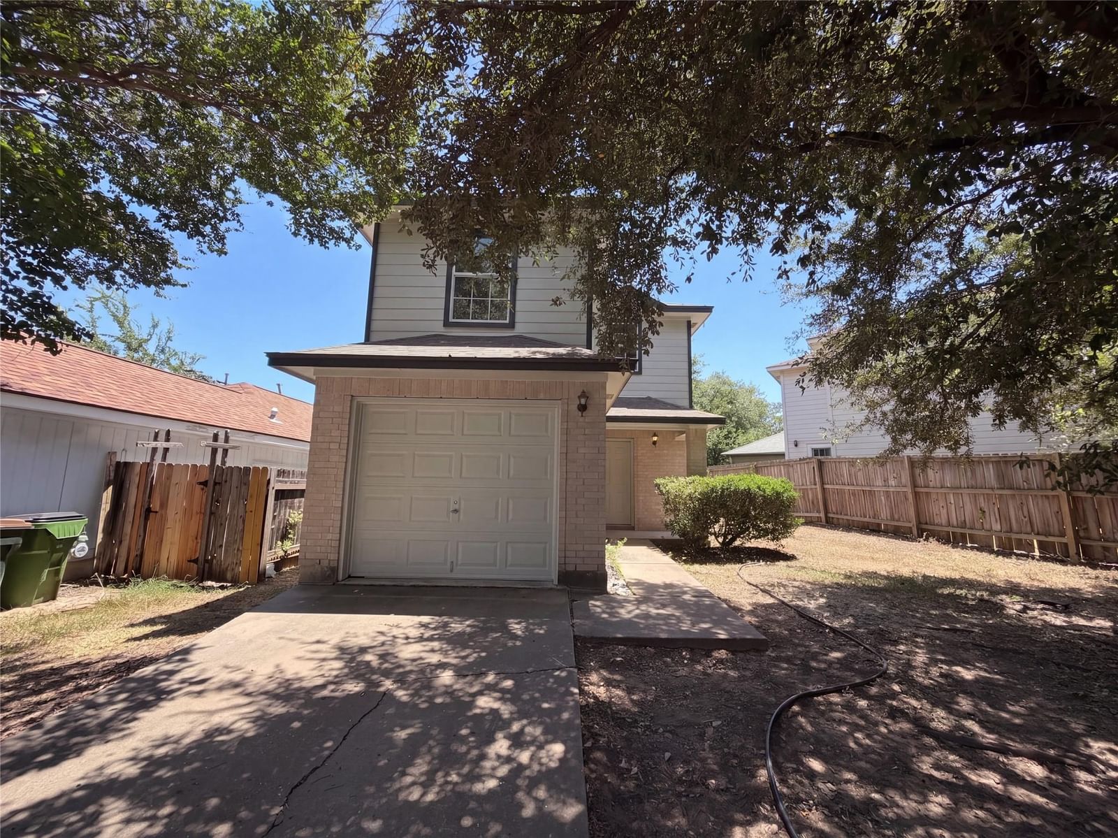 1555 Parkfield CIR - Photo 1