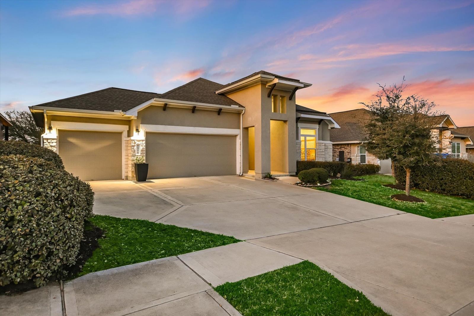 508 Peakside CIR - Photo 1