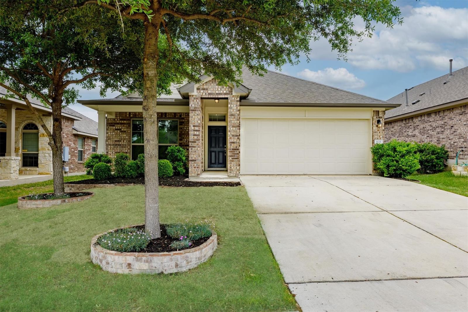 633 Carly Ann LN - Photo 1