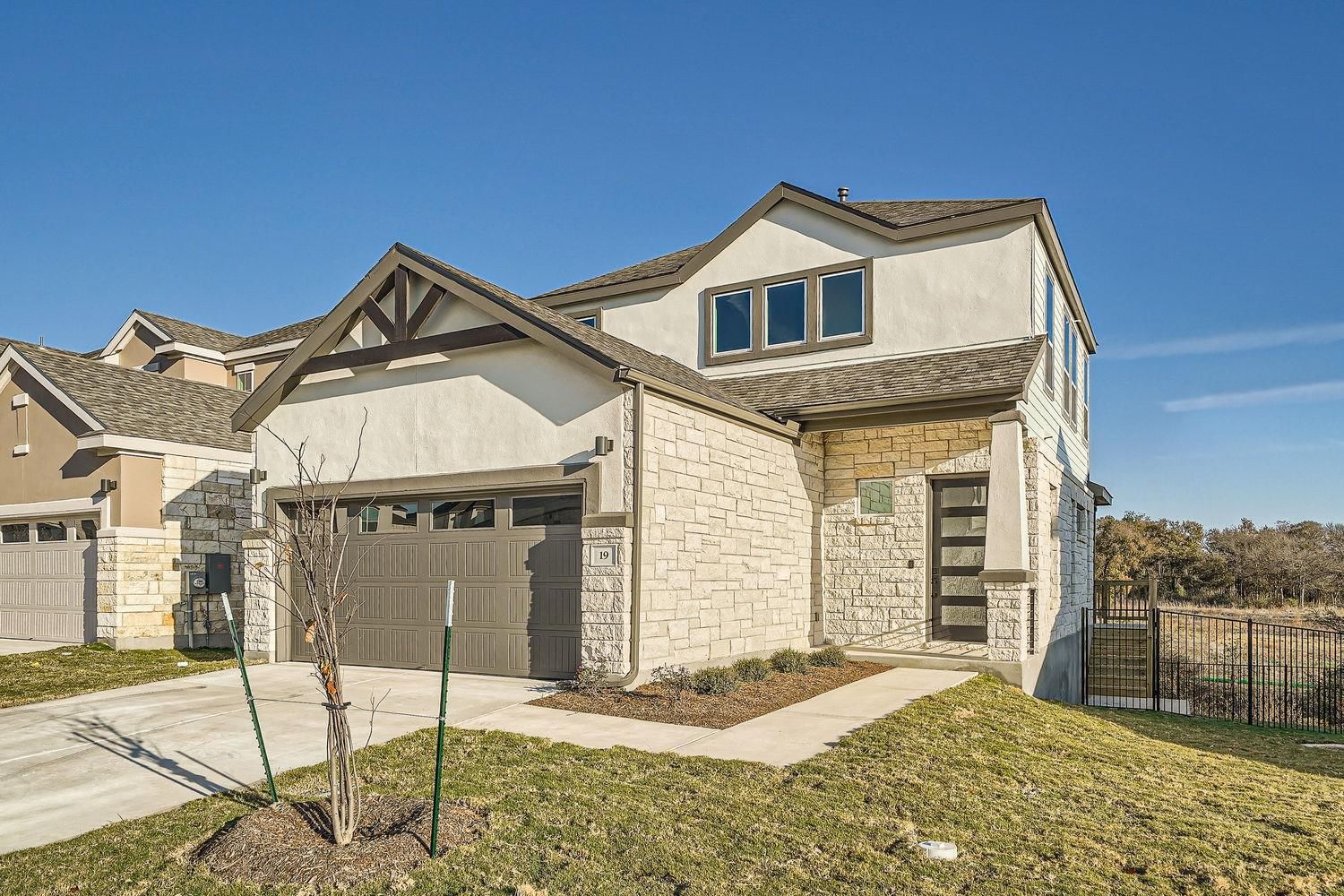 1531 Red Bud LN #19 - Photo 1