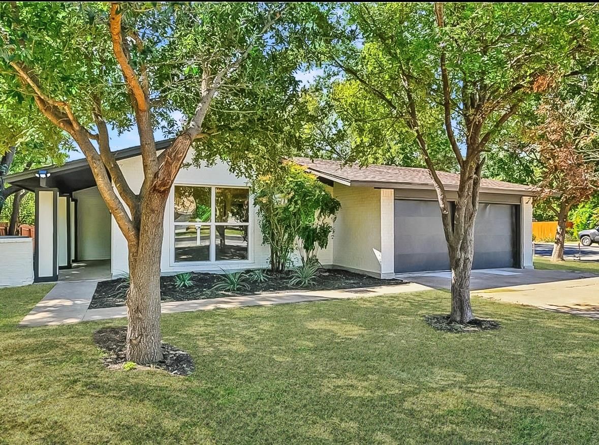 1415 Mearns Meadow BLVD - Photo 1