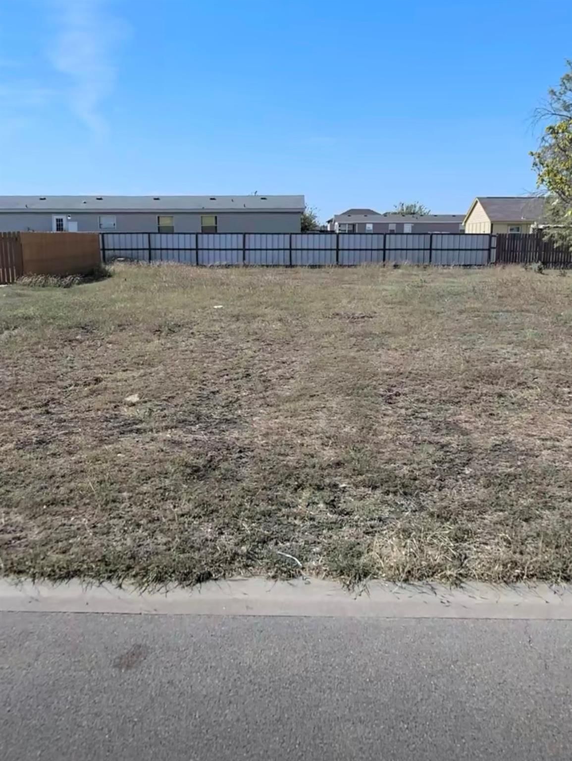 3207 SEVILLA DR - Photo 1