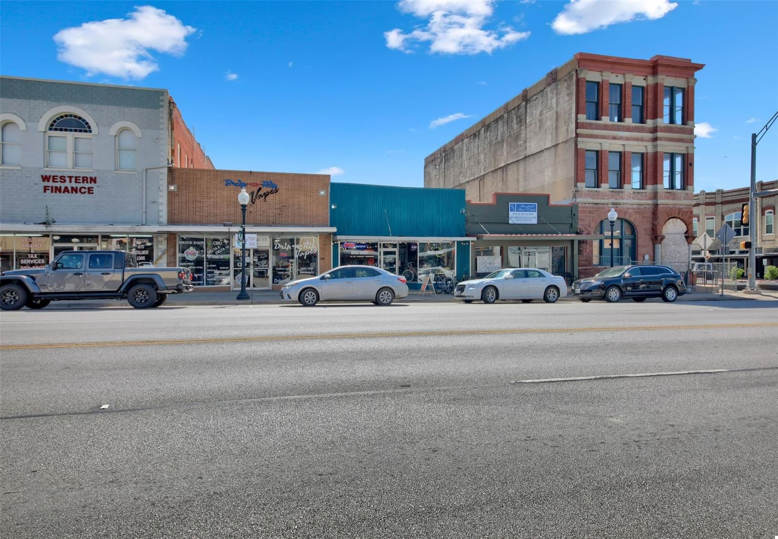 202 Main ST - Photo 1